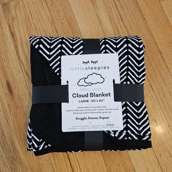 Little Sleepies Black Chevron Blanket - Picture 1 of 1